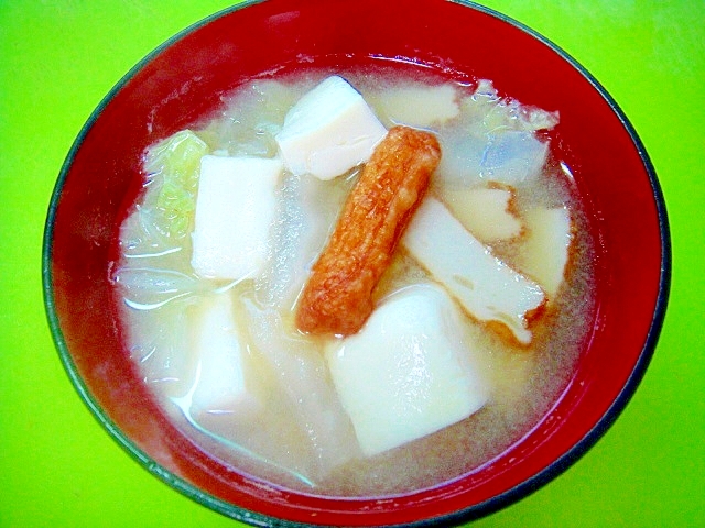 白菜と豆腐さつま揚げの味噌汁