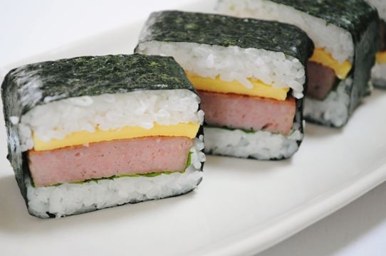 大葉でさっぱりスパムおにぎり レシピ 作り方 By Ike5 楽天レシピ