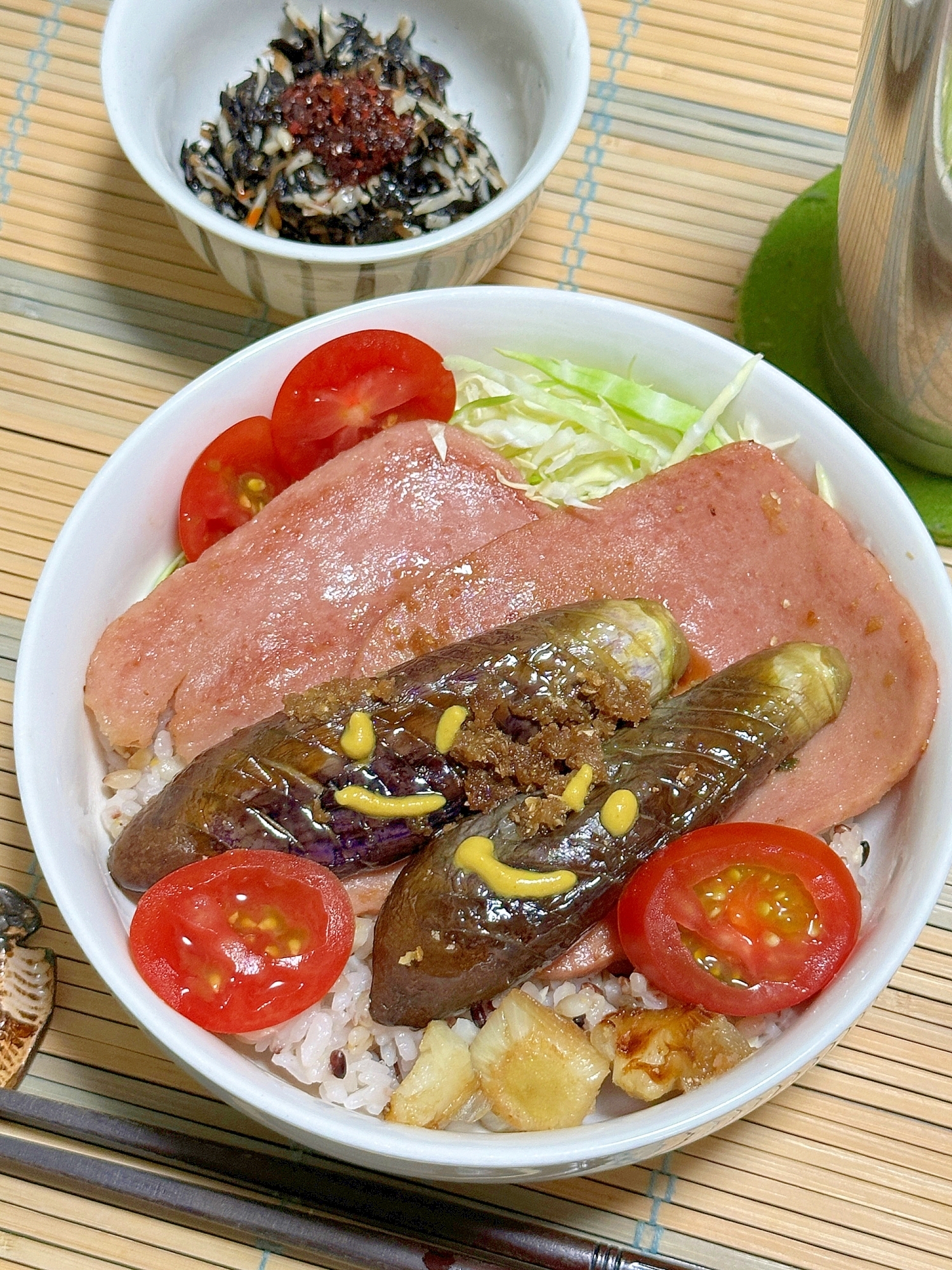 ポークソ脂の旨みをおナスに移して生姜醤油丼どどん!