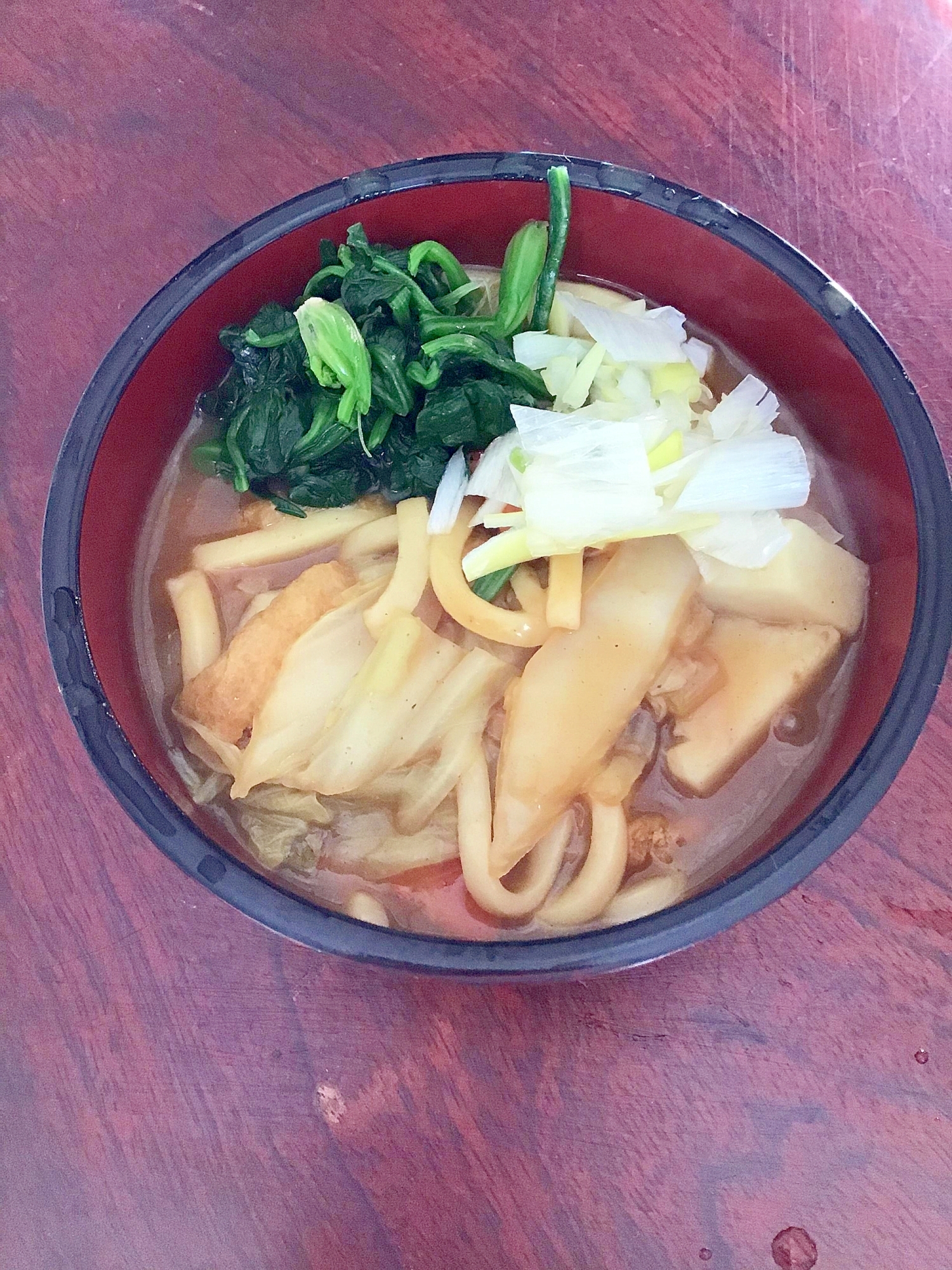 白菜と里芋入り豚カレーうどんwithほうれん草。