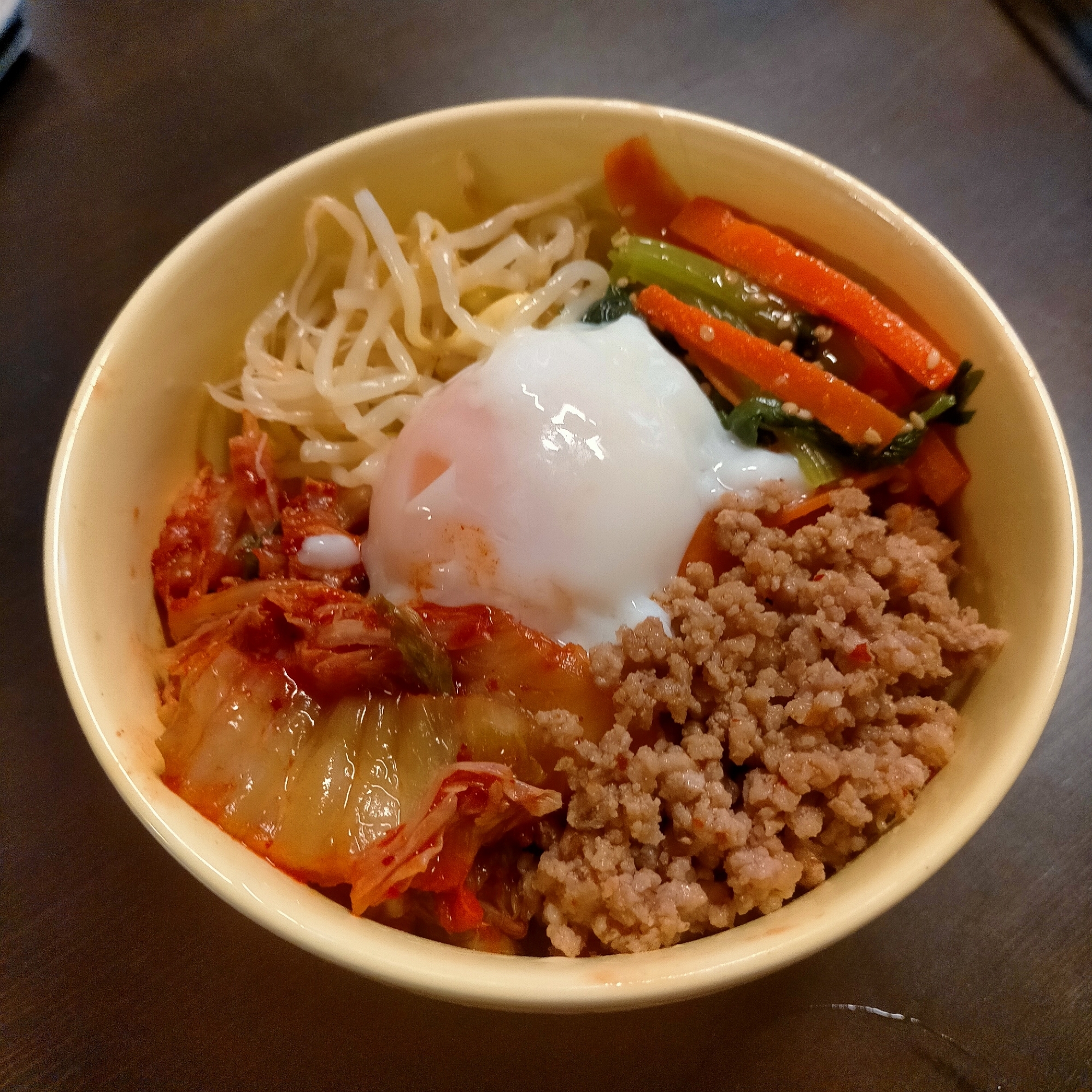 ナムルも自家製ビビンバ丼。