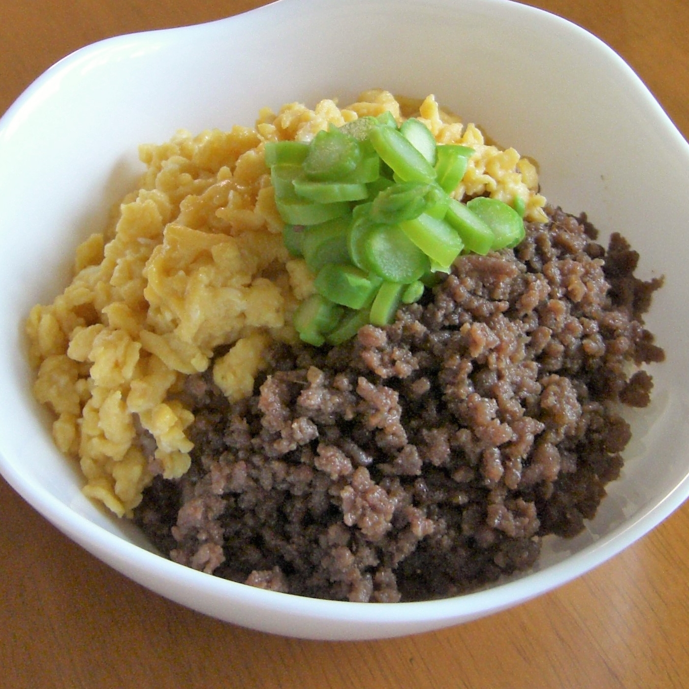 簡単ごはん★三色そぼろ丼