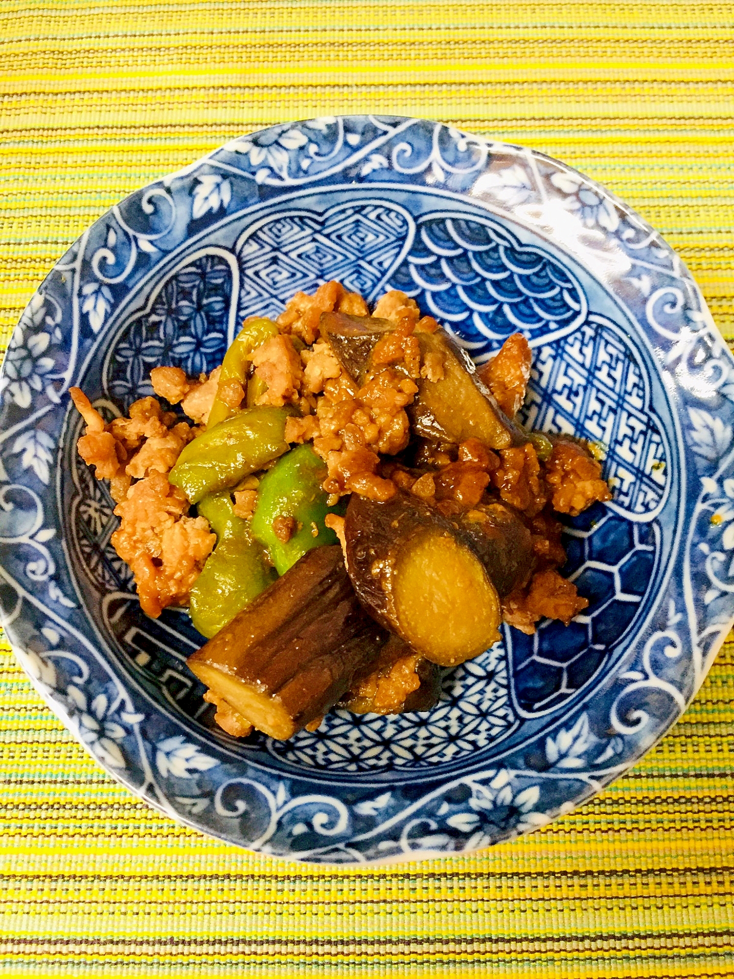 なすとピーマンとひき肉の甘味噌炒め