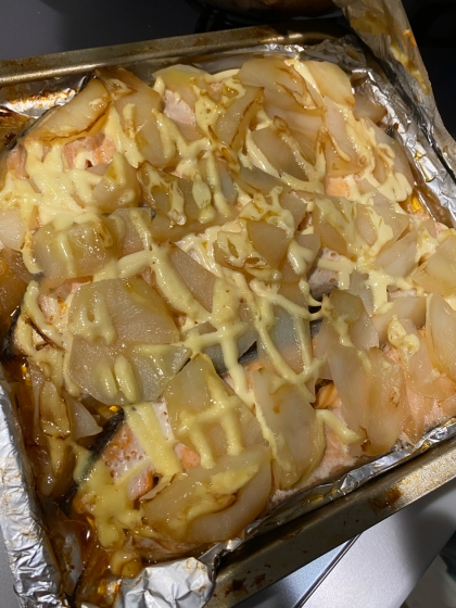 鮭とじゃがいものホイル焼き