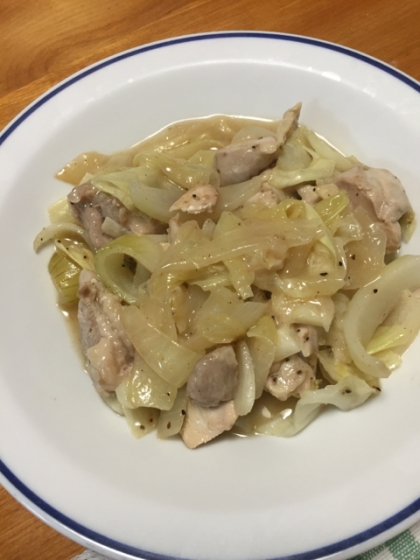 鶏肉と玉ねぎ、キャベツのクリーム煮