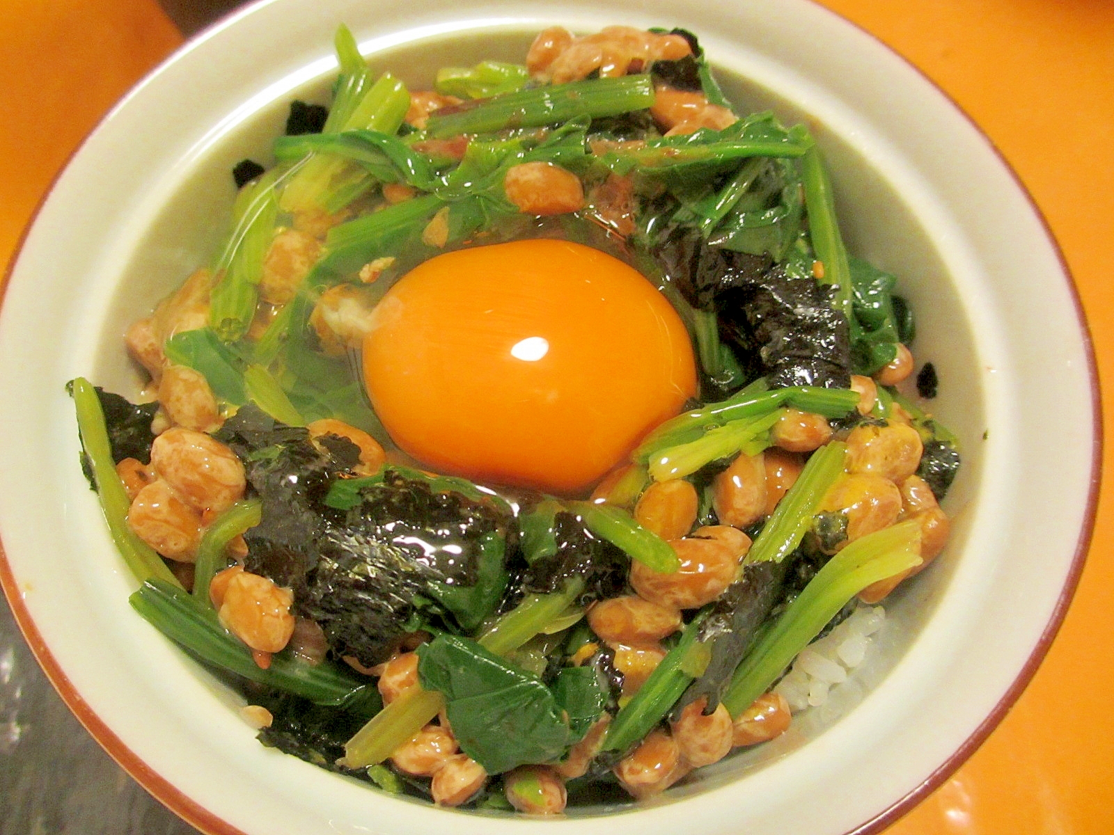 納豆とほうれん草の海苔和え丼