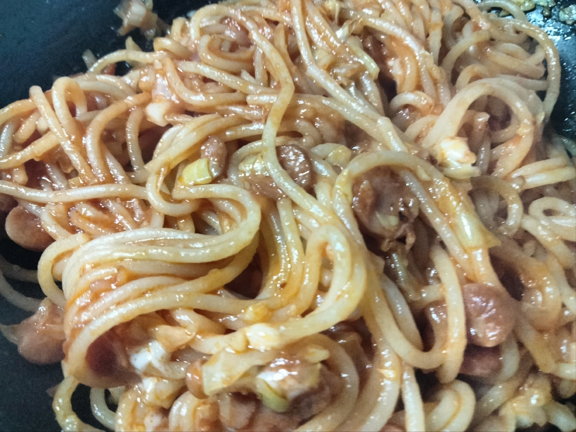 ウインナーキャベツ チーズケチャップパスタ 炒め