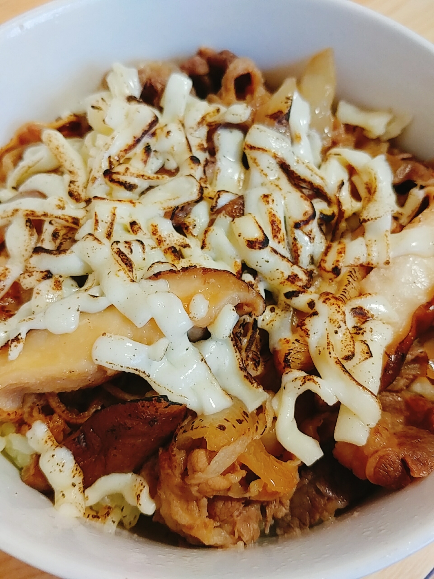 椎茸入り松屋の牛丼 炙りチーズ乗せ レシピ 作り方 By やっすん 楽天レシピ