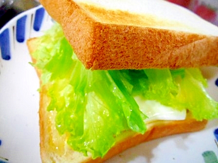 朝食メニュー　☆　目玉焼きトーストサンド