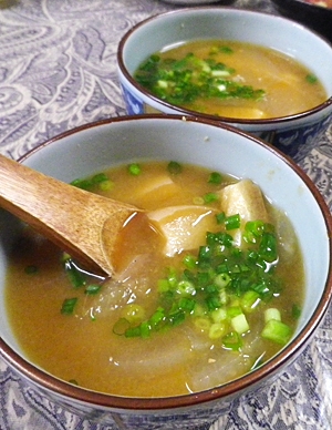 車麩冬瓜の味噌汁