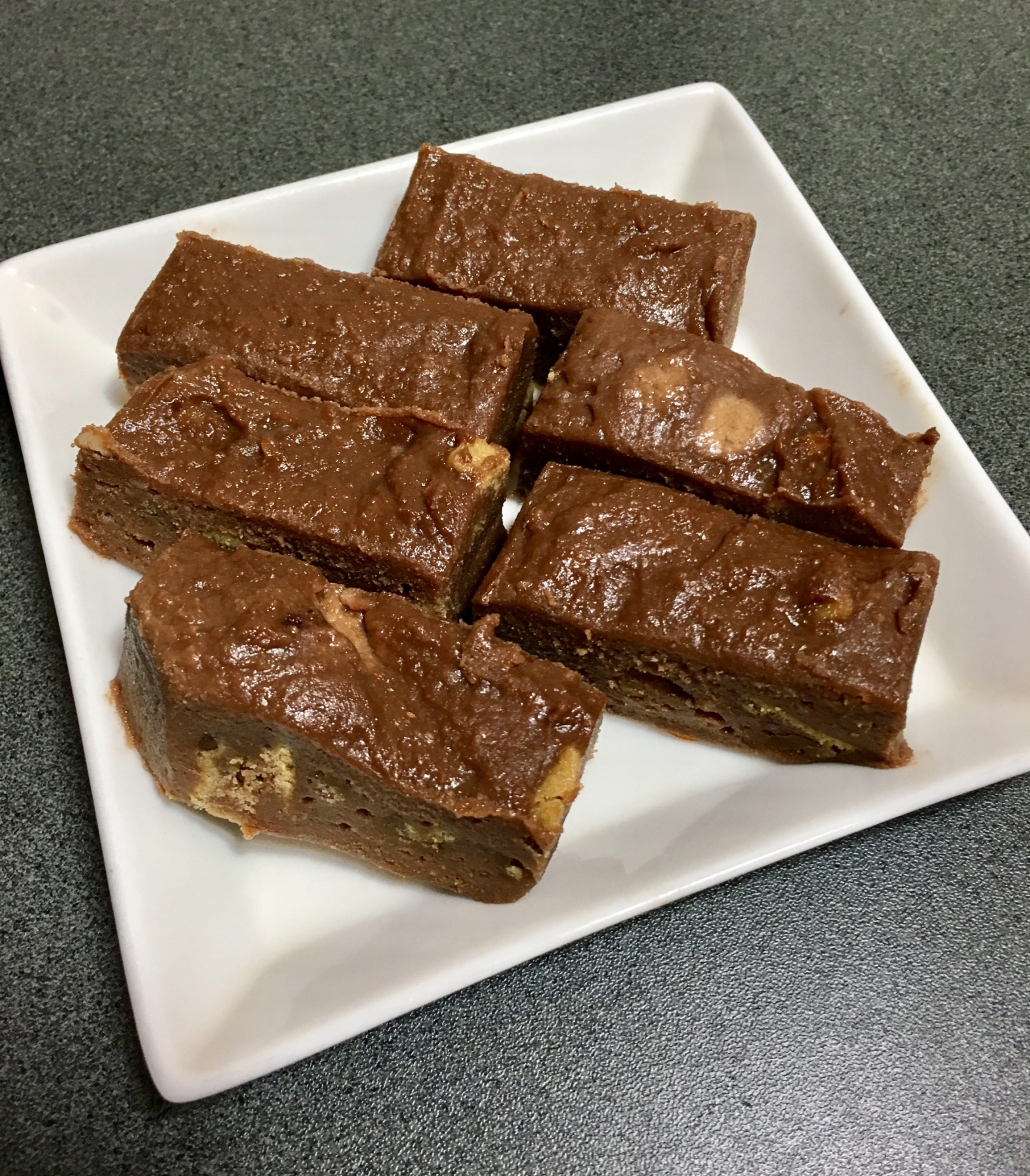 しっとりザクッと食感♪チョコレートチーズケーキ☆