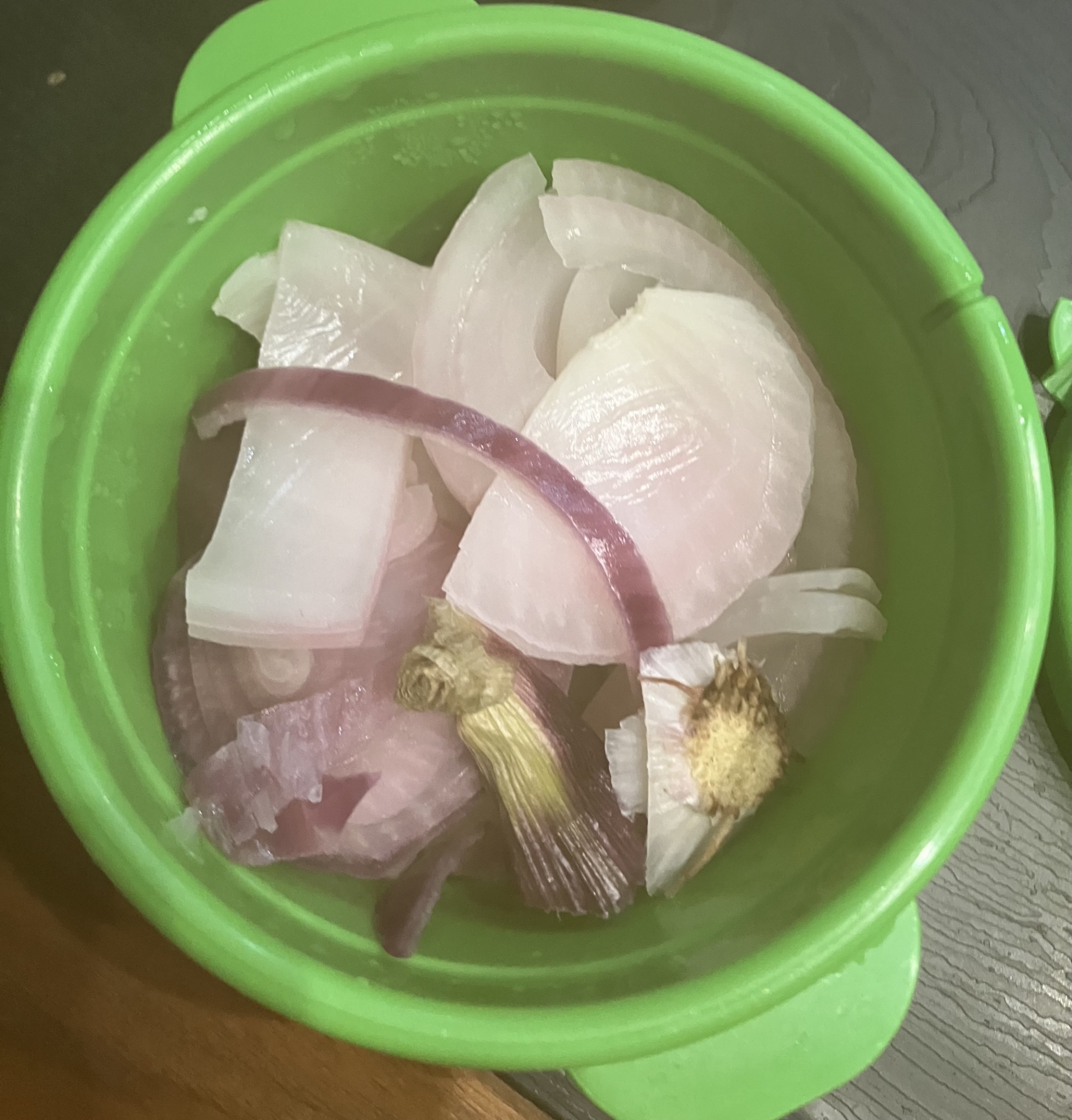 赤玉ねぎの生姜いため