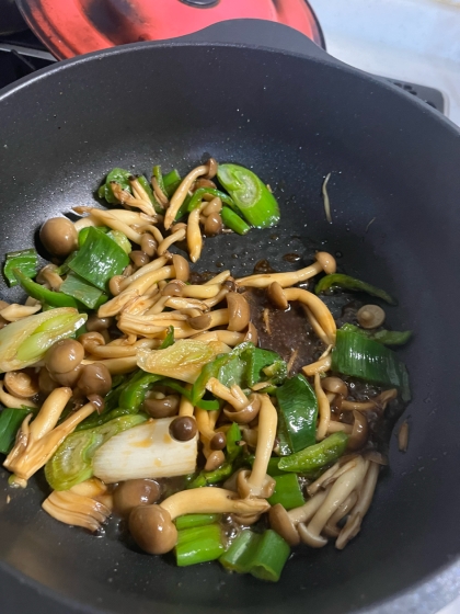 きのこと鶏のオイスター炒め