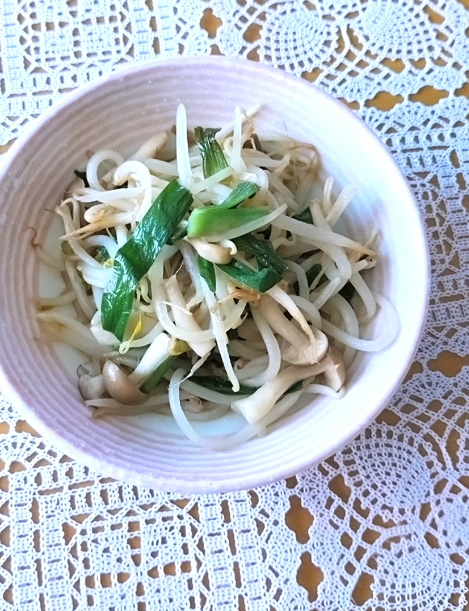 もやしとしめじとニラ炒め☆