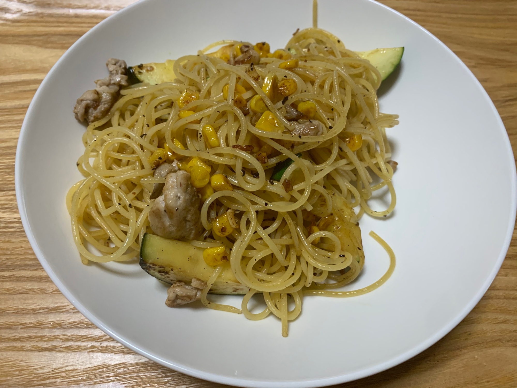 ズッキーニとコーンの塩パスタ