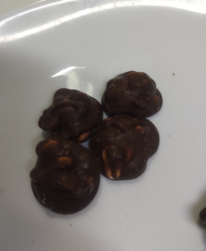 ピーナッツも入れて。甘酸っぱくておいしかったです♪