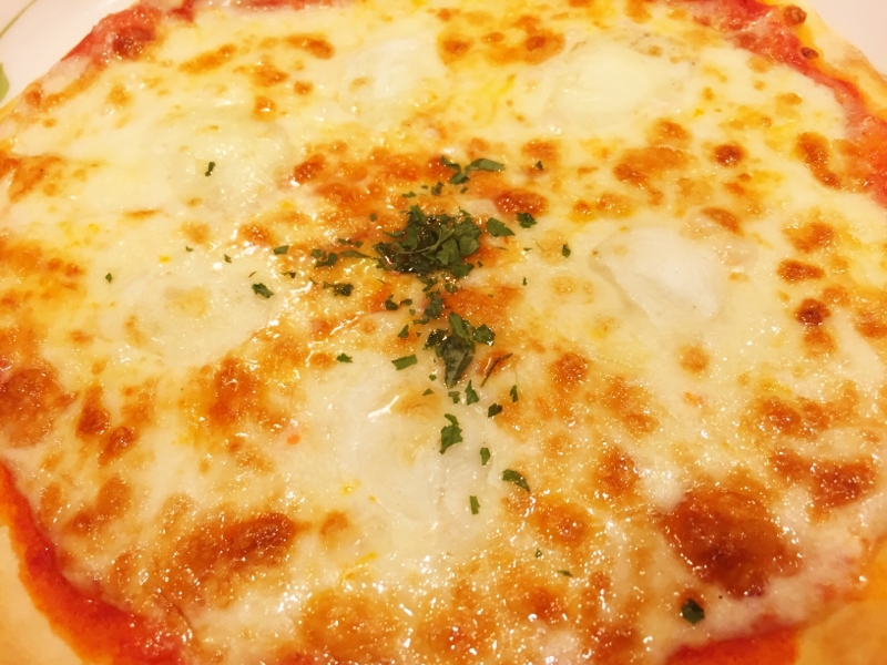 チーズたっ〜ぷりピザ