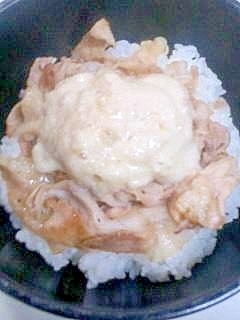 豚とろろ丼