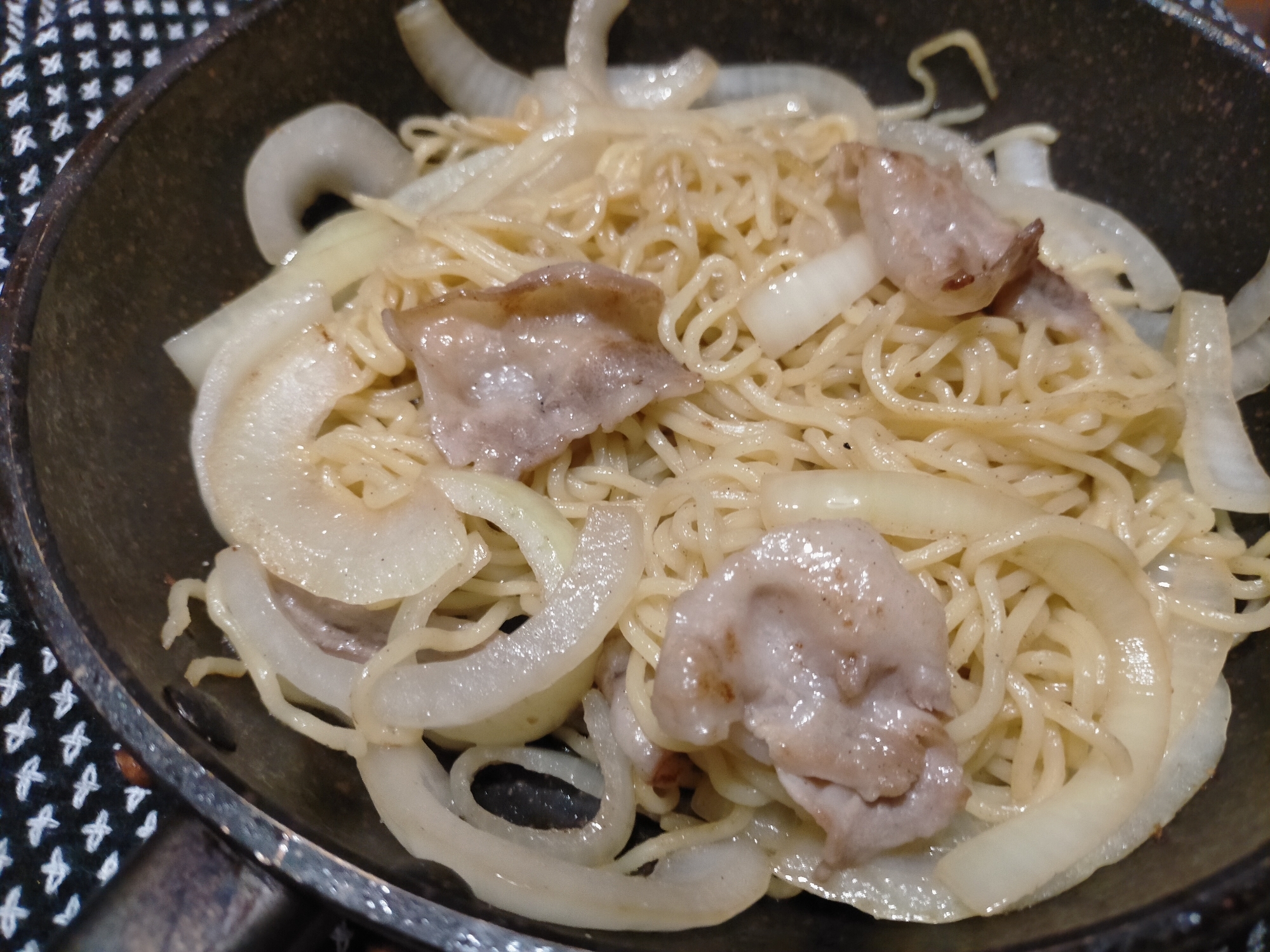 コンソメで味付け！塩焼きそば