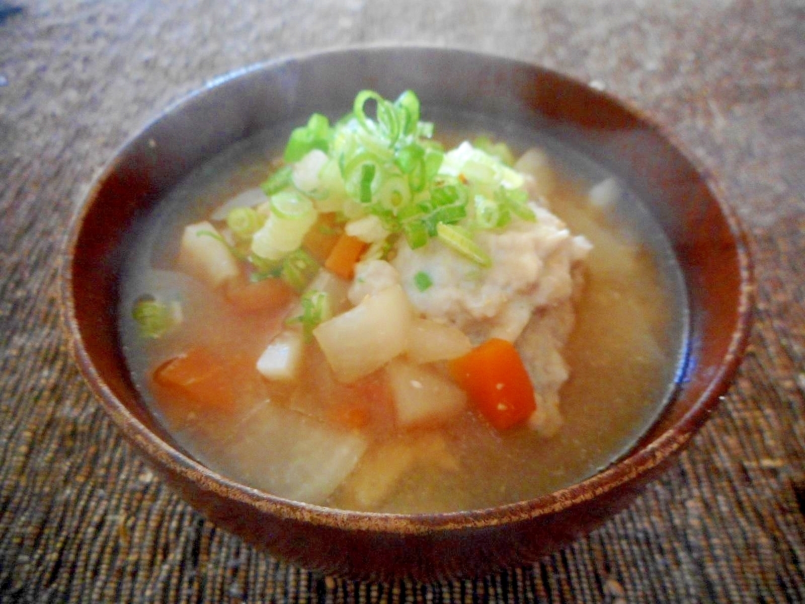 鶏団子と大根の味噌汁