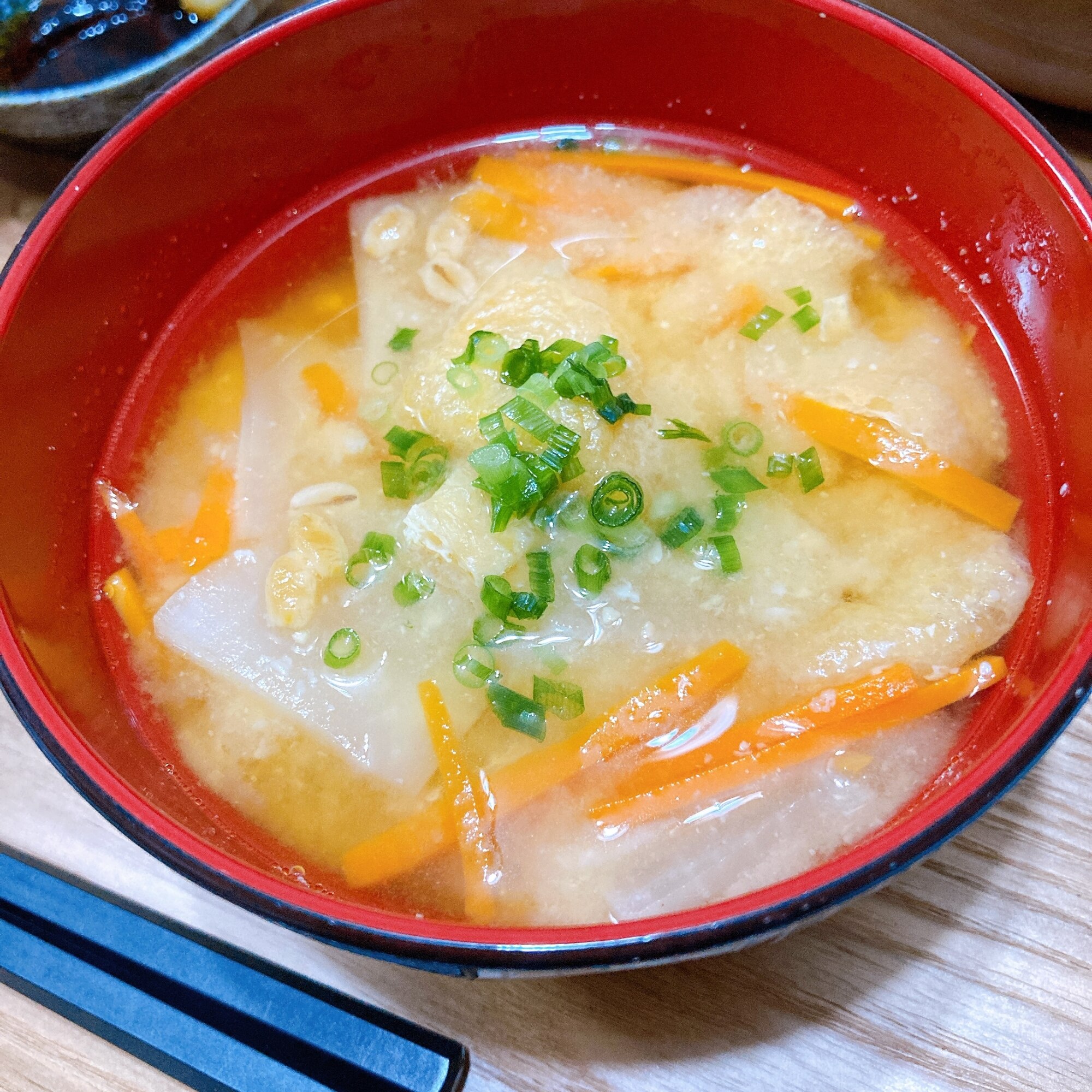 大根とにんじんと油揚げのお味噌汁★ レシピ・作り方 by ひまわり⭐︎ - 楽天レシピ