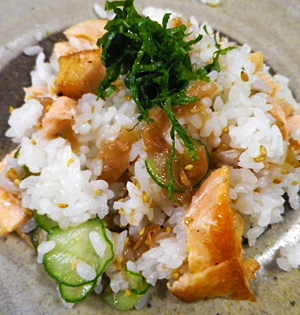 塩鮭きゅうり梅の簡単散らし寿司