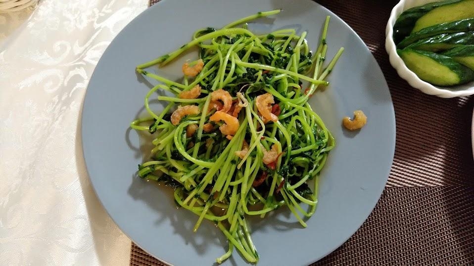 豆苗の炒め物
