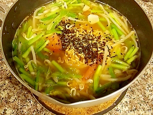 野菜たっぷりイタリアンチキンラーメン