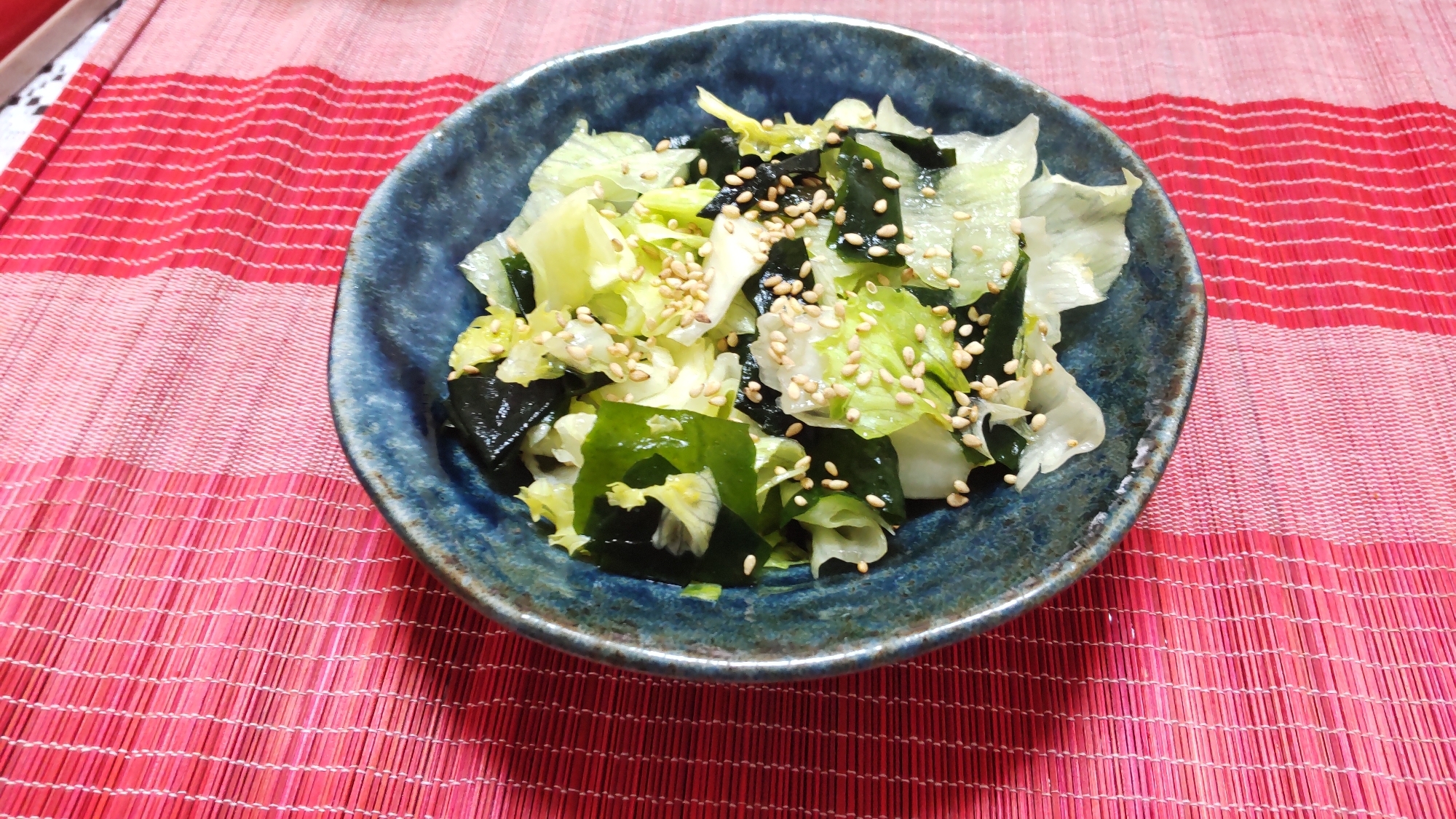 簡単！副菜！レタスとわかめの韓国風サラダ〜♪
