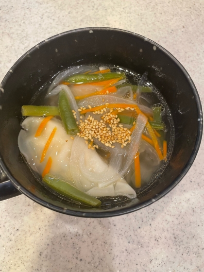 冷凍ぎょうざと白菜の中華スープ