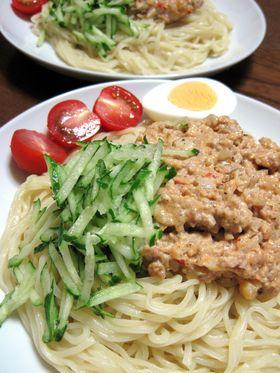 マヨゴマ風味♪簡単☆冷やしジャージャー麺