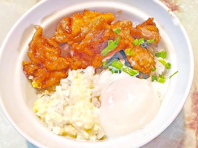 丸〇製麺風?てりやきタル鶏玉子丼♪