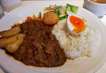 キーマカレーが大好きな息子の為
誕生日にはりきって作ってみました。
大好評でした。