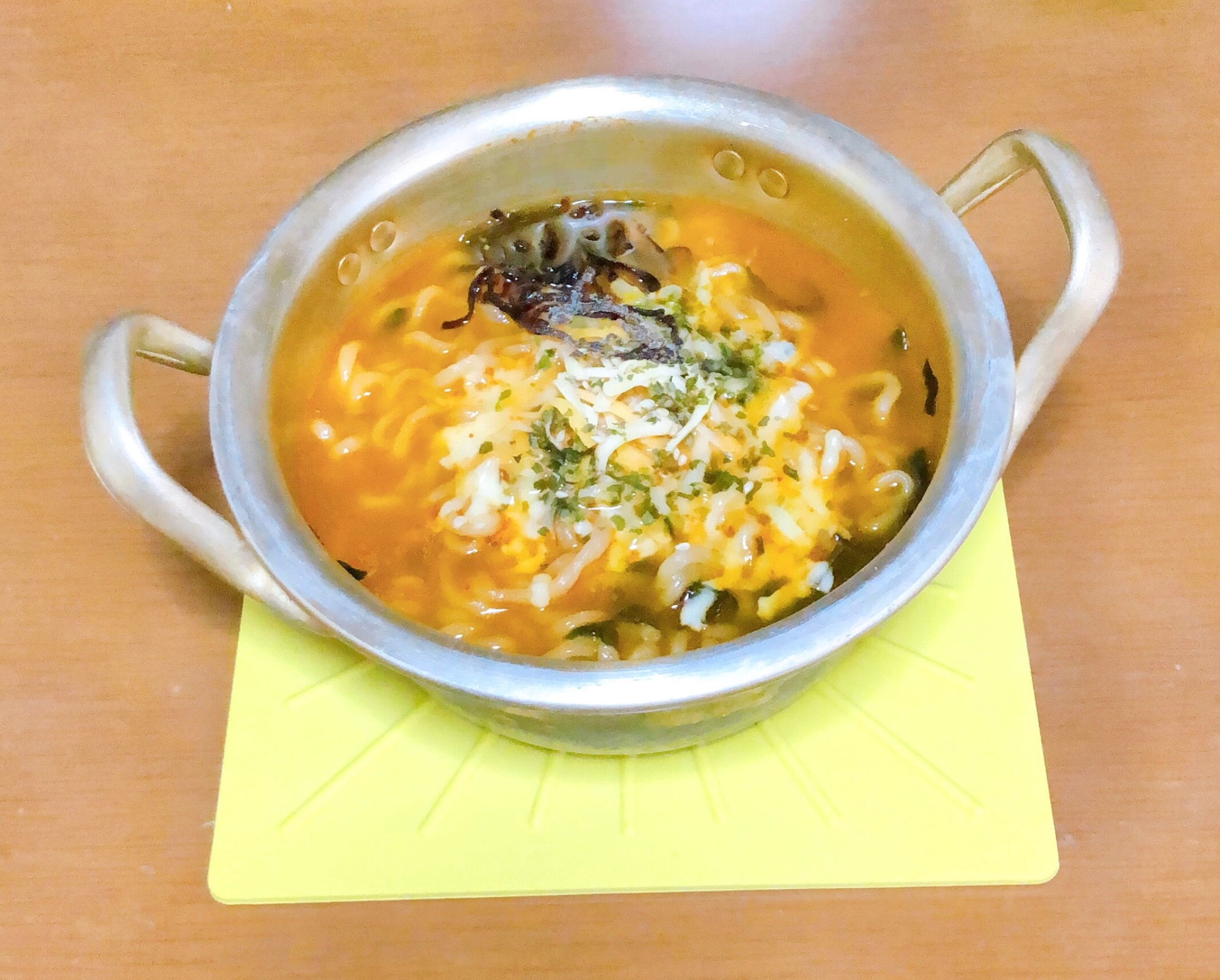 簡単⭐ノグリラーメンにチーズと塩昆布トッピング