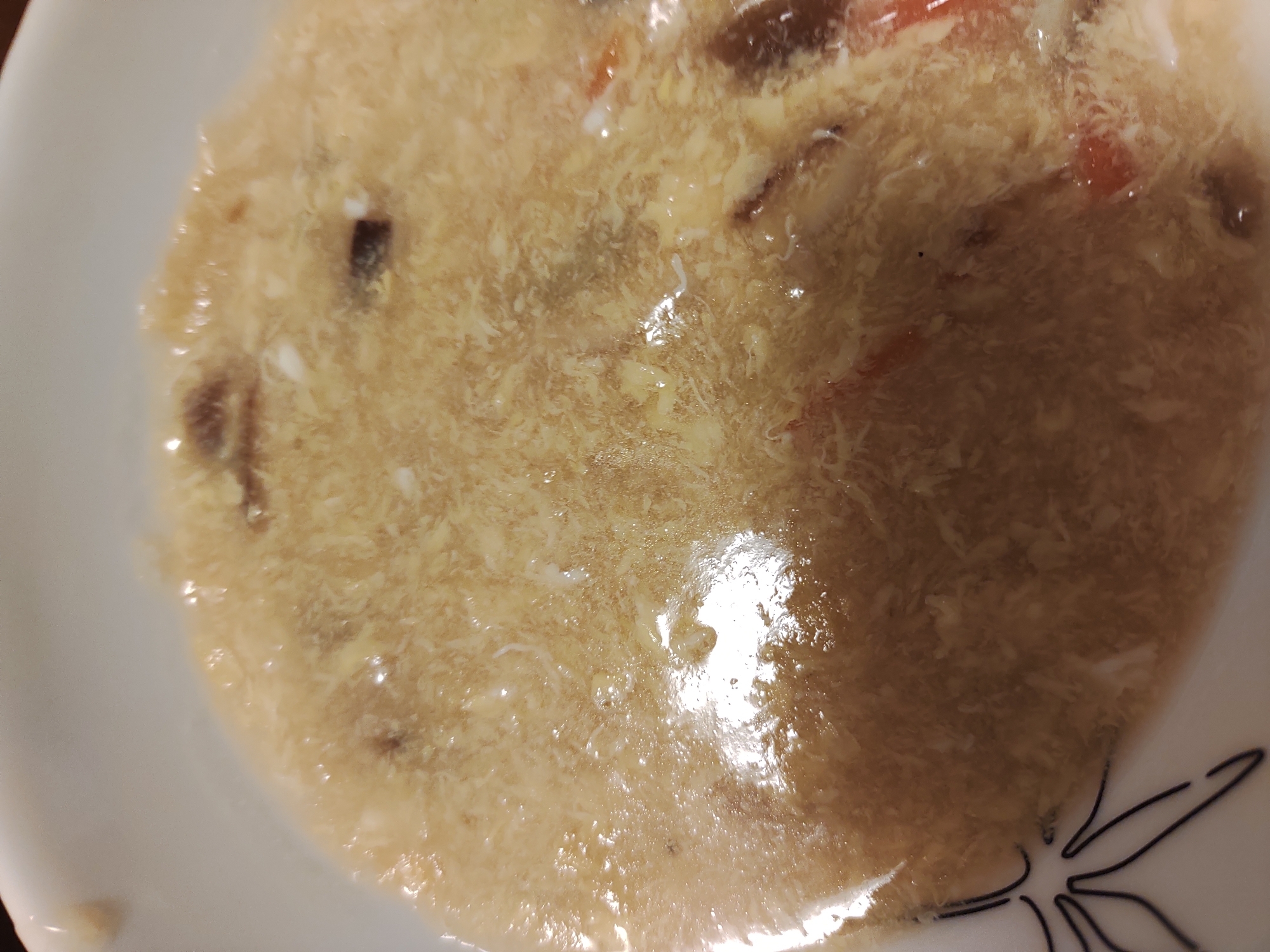 椎茸とにんじんと卵の中華スープ