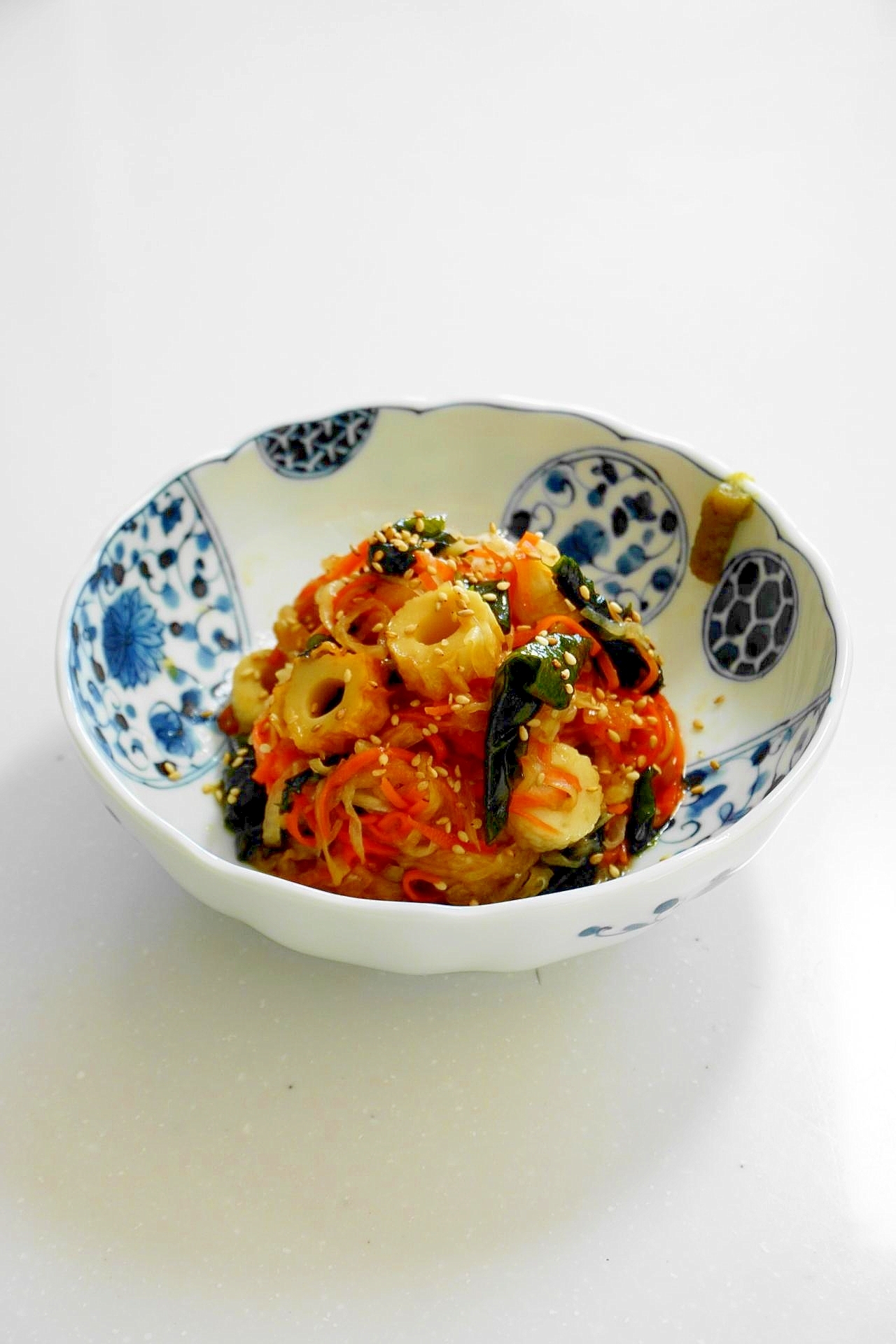 異食感が楽し！大根と人参とワカメと竹輪の中華サラダ