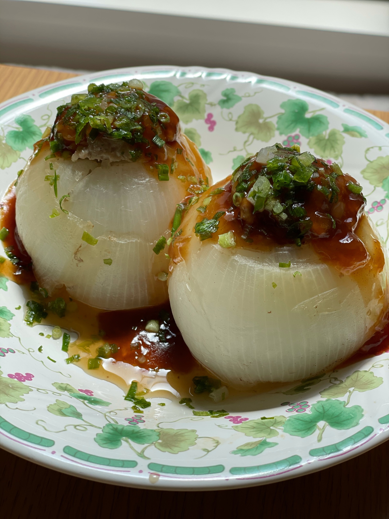 新玉ねぎの肉詰め