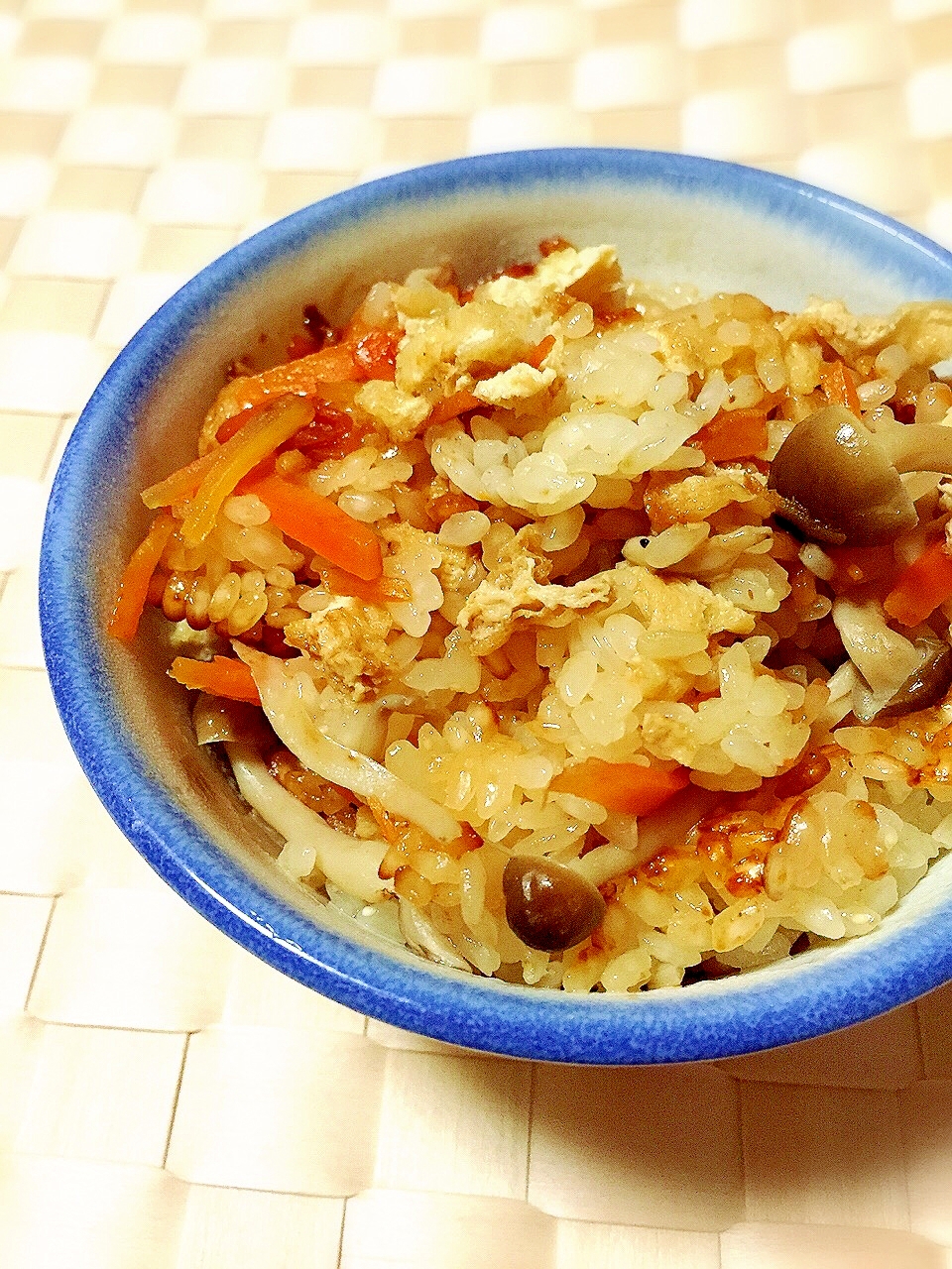 炊飯器で♪しめじと油揚げの炊きおこわ(もち米)