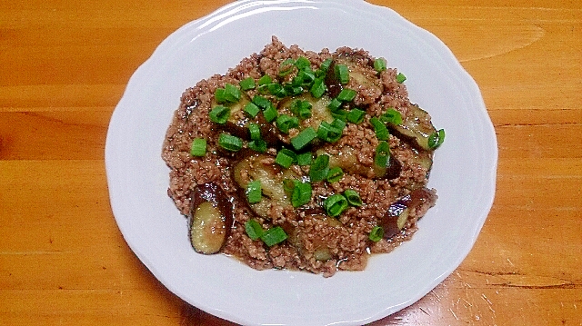 ご飯がすすむ♪なすとミンチの甘辛炒め