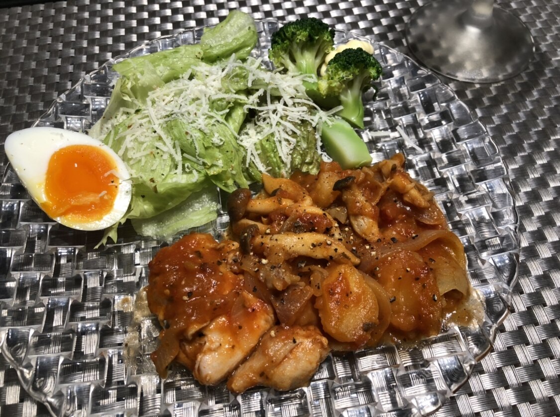 staubで簡単美味しい☆鶏肉のトマト煮込み レシピ・作り方 by emimann