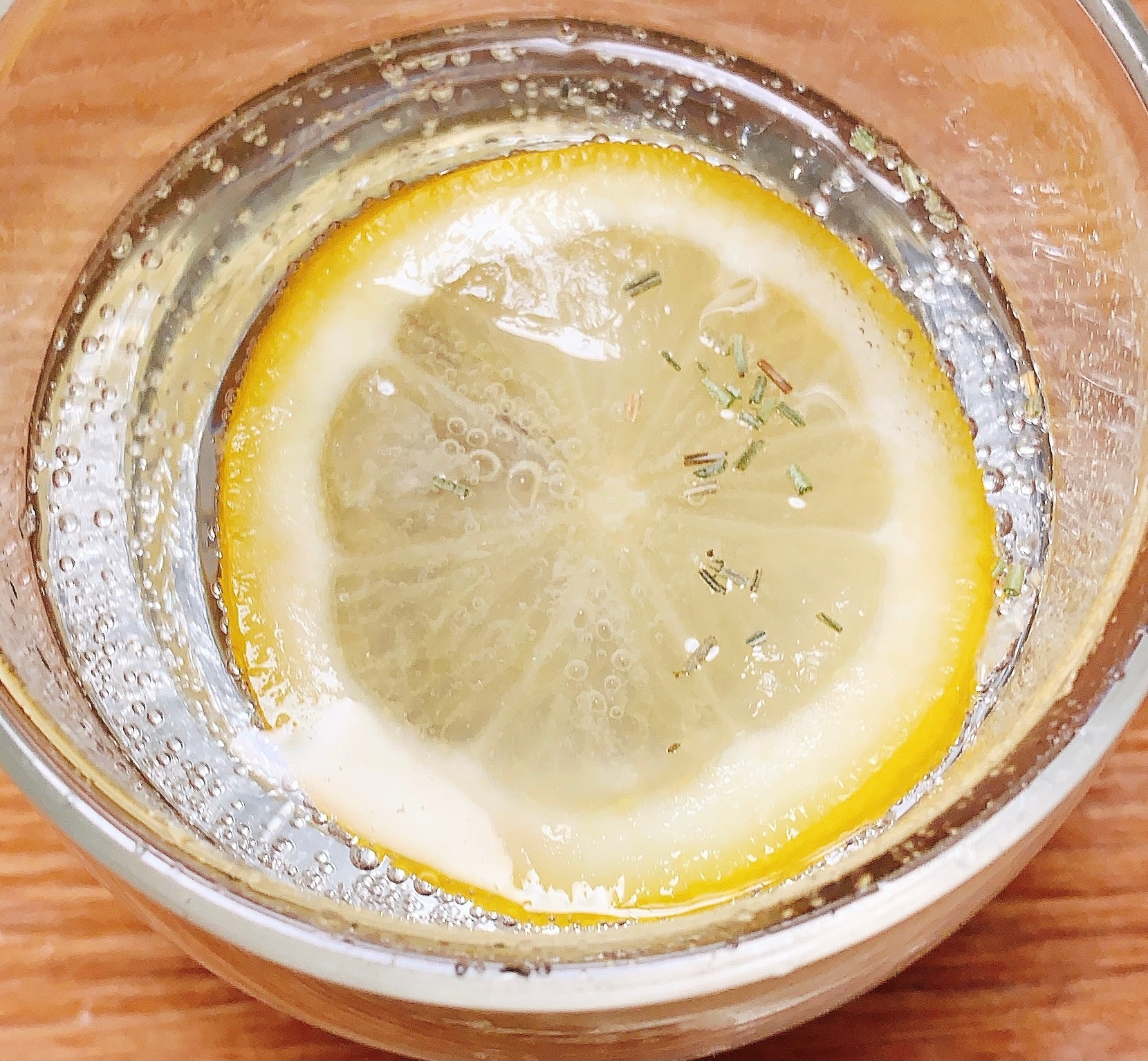 シュワっと爽やか ローズマリーレモンウォーター レシピ 作り方 By Tweemy 楽天レシピ シュワっと爽やか ローズマリーレモンウォーター レシピ 作り方 By Tweemy 楽天レシピ