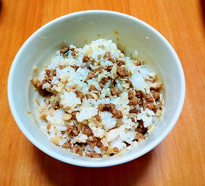 カンタン大豆ミートとエノキの混ぜ混ぜご飯