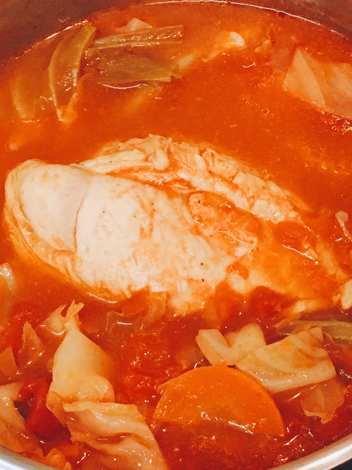 鶏ムネ肉のトマト煮込み