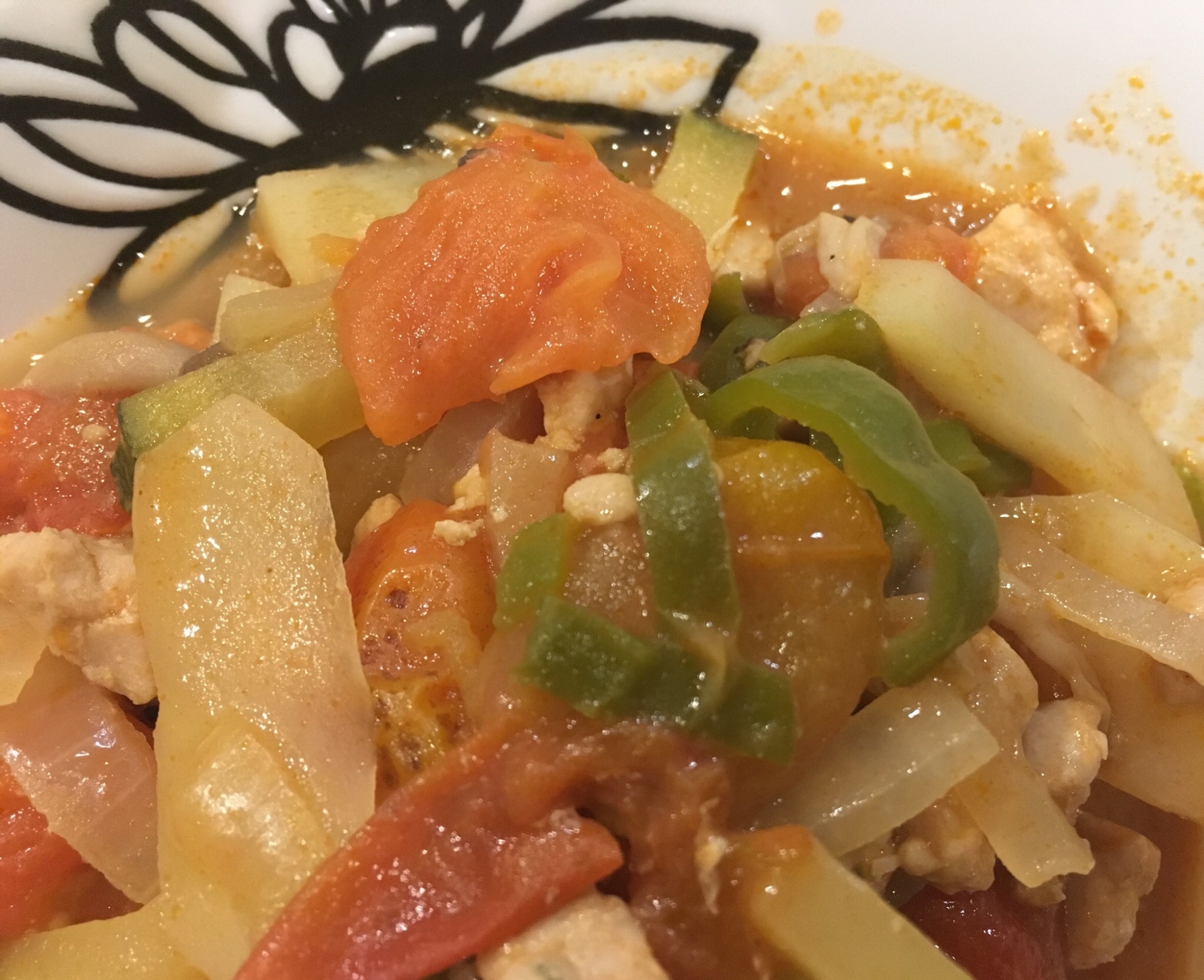 夏野菜と鶏肉のトマト味噌炒め煮