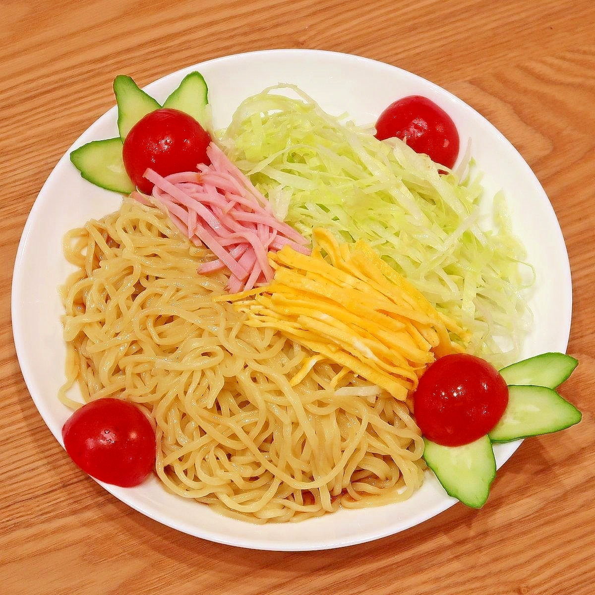 ふつーの冷やし中華☆千切りレタスのすすめ