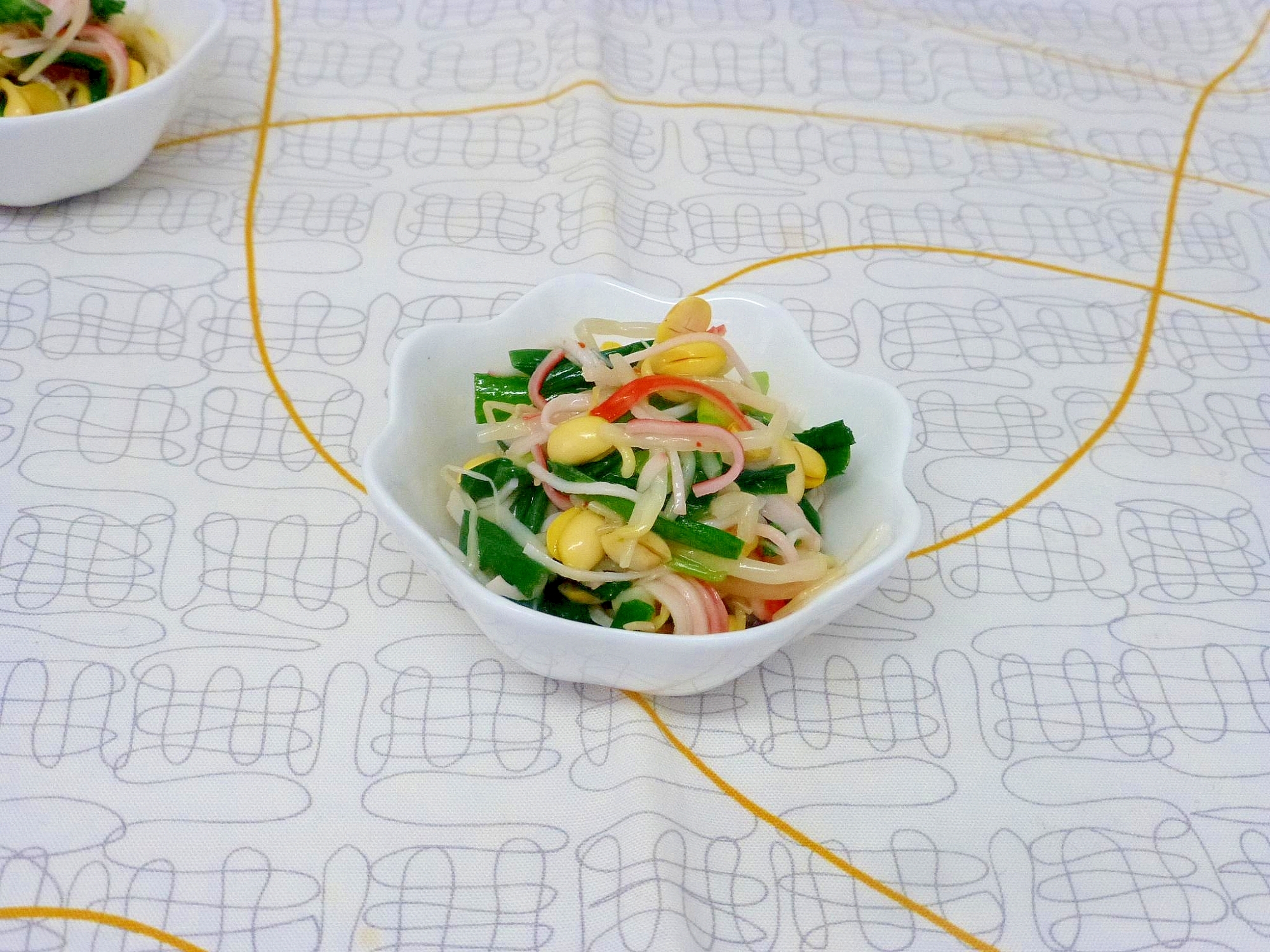 サラダもやしとニラとカニカマの和え物