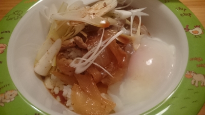 塩麹で豚丼【ほったらかしで温玉】