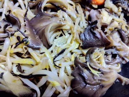 香りのコラボ♡せりとまいたけと油揚げのおひたし