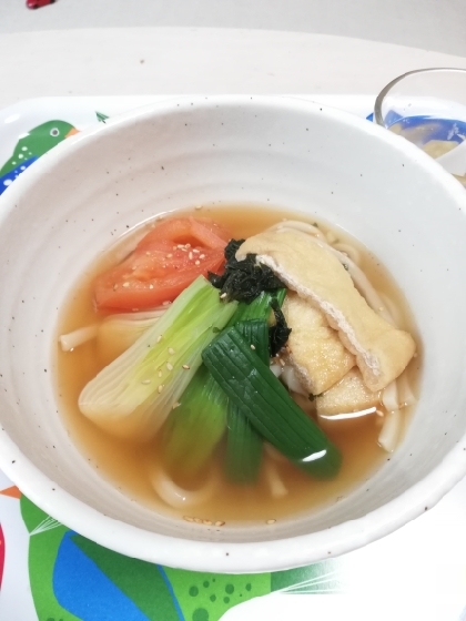 トマトと大葉と油揚げ入りうどん