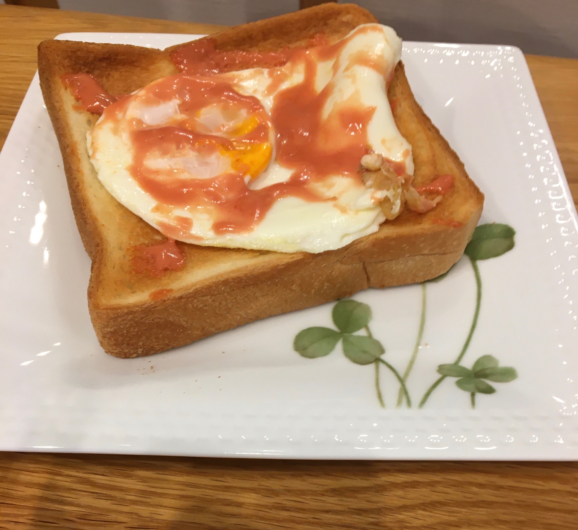 簡単！朝ご飯！オーロラソース目玉焼きトースト